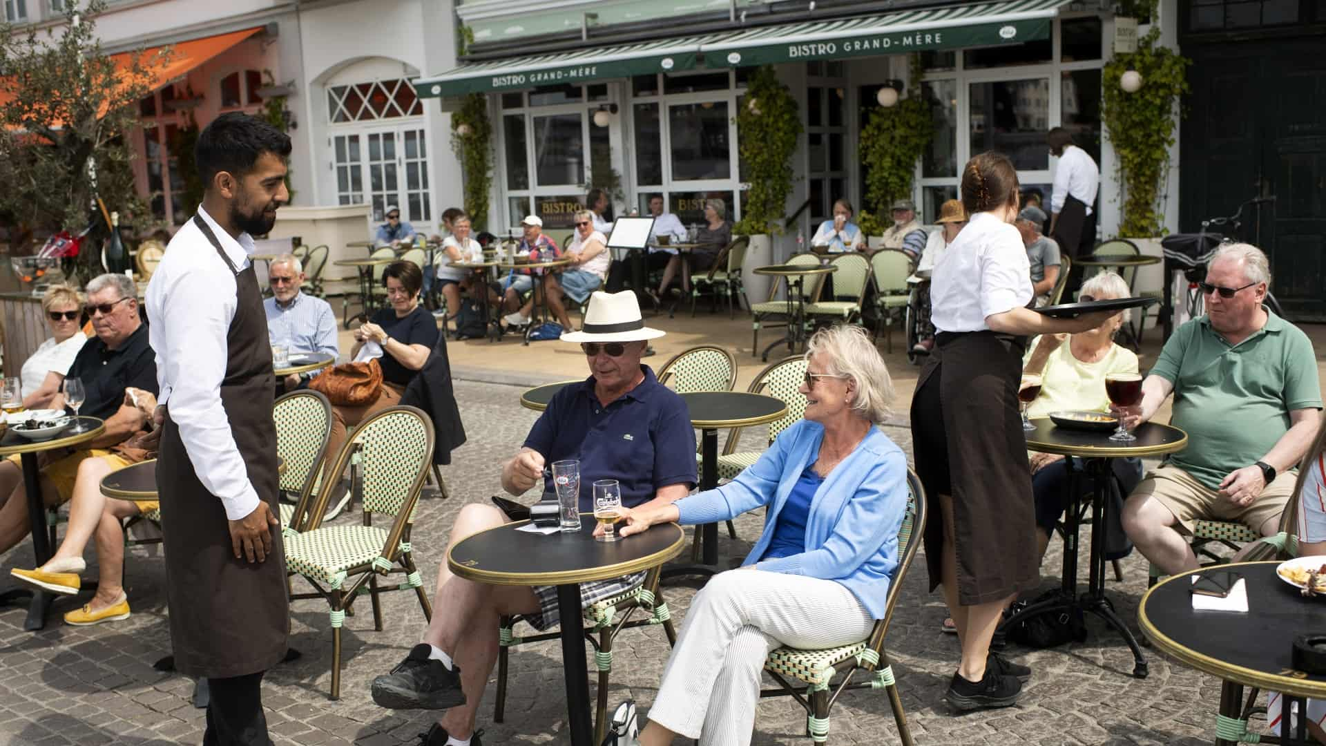 Bistro Grand Mère på havnekajen i Sønderborg med moules frites og havudsigt